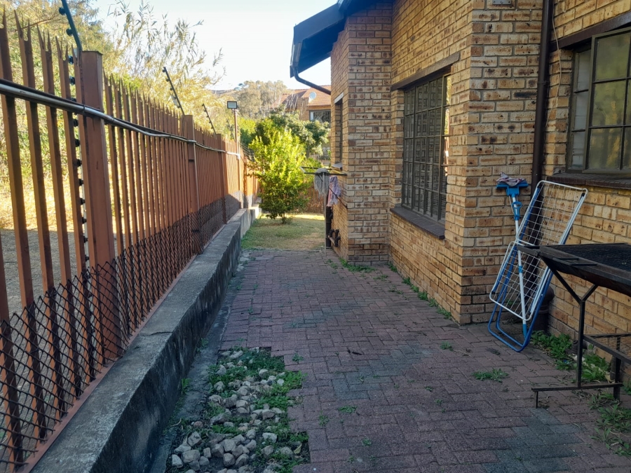 3 Bedroom Property for Sale in Safari Gardens North West